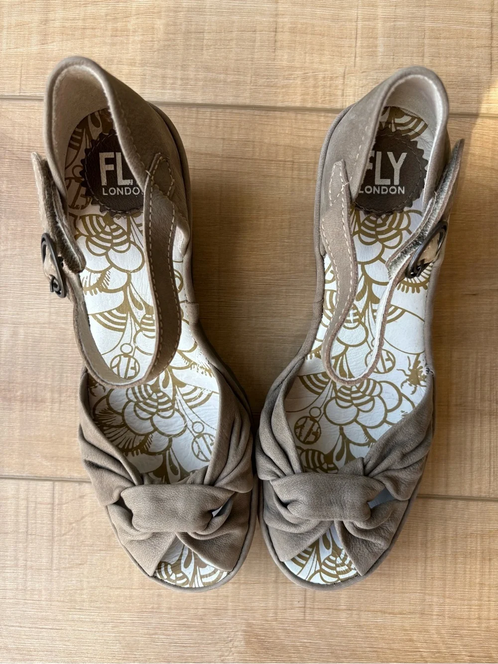 Fly London Yoel Knotted Bow Suede Wedge Maryjane Peeptoe Sandals. Size 37